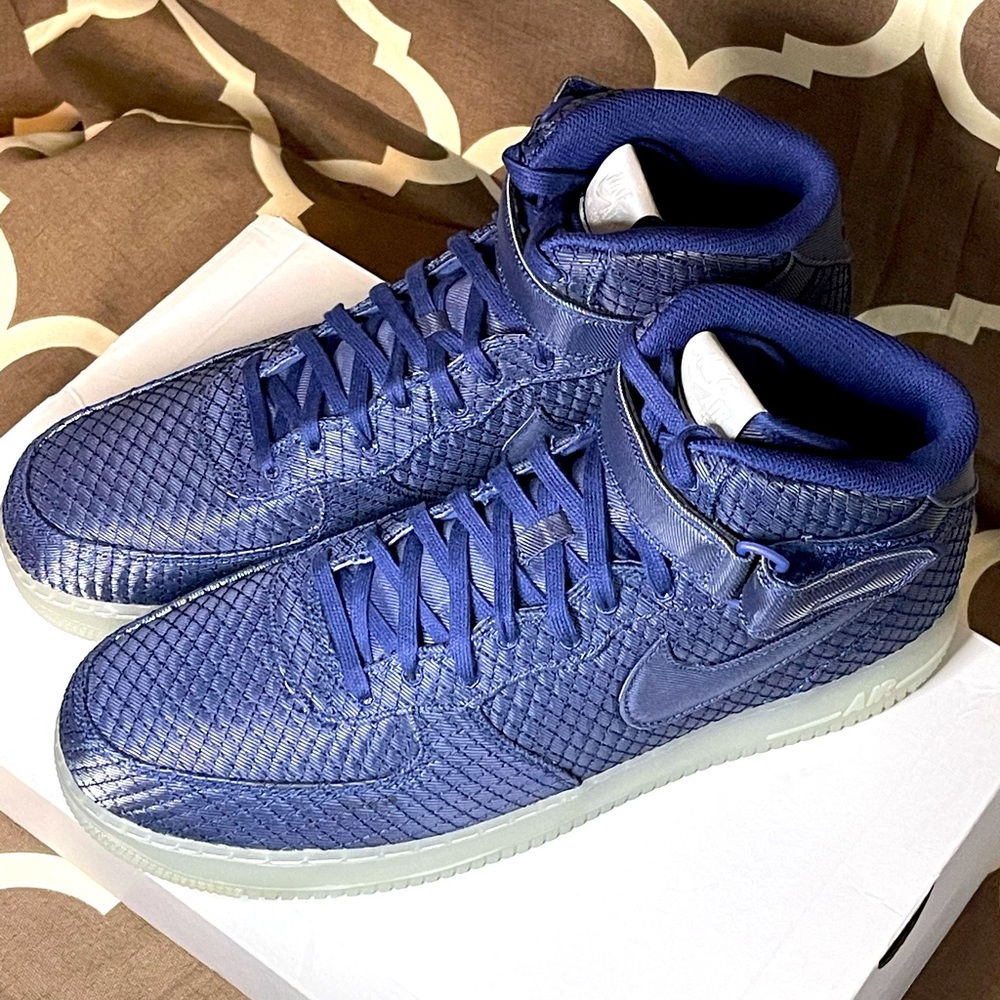 Nike Air Force 1 Mid 07 LV8
